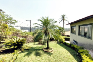 Linda Casa de Condomínio com Conforto e elegância à venda no Bairro da Chácara Jaraguá na Rua Santana do Araguaia
