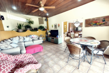 Linda Casa de Condomínio com Conforto e elegância à venda no Bairro da Chácara Jaraguá na Rua Santana do Araguaia