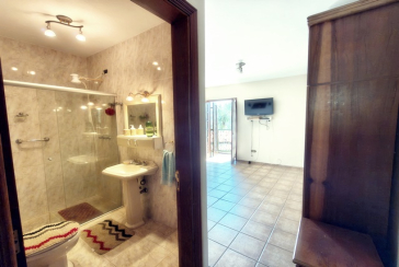 Linda Casa de Condomínio com Conforto e elegância à venda no Bairro da Chácara Jaraguá na Rua Santana do Araguaia