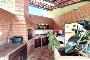 Linda Casa de Condomínio com Conforto e elegância à venda no Bairro da Chácara Jaraguá na Rua Santana do Araguaia