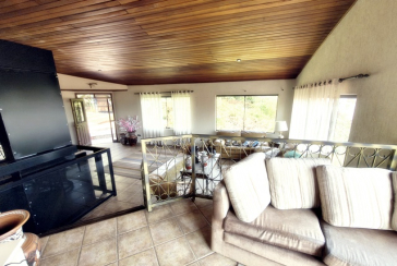 Linda Casa de Condomínio com Conforto e elegância à venda no Bairro da Chácara Jaraguá na Rua Santana do Araguaia