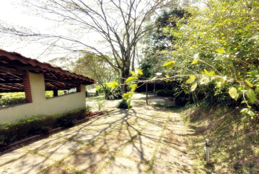 Linda Casa de Condomínio com Conforto e elegância à venda no Bairro da Chácara Jaraguá na Rua Santana do Araguaia