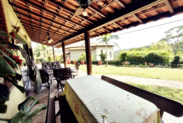Linda Casa de Condomínio com Conforto e elegância à venda no Bairro da Chácara Jaraguá na Rua Santana do Araguaia
