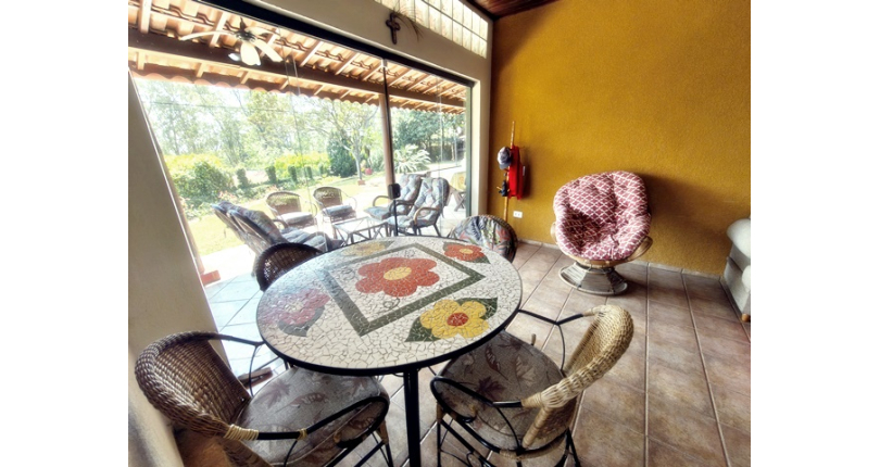 Linda Casa de Condomínio com Conforto e elegância à venda no Bairro da Chácara Jaraguá na Rua Santana do Araguaia