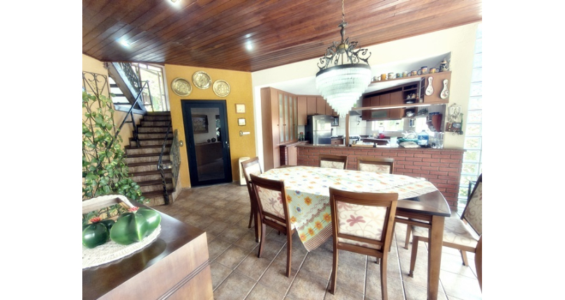 Linda Casa de Condomínio com Conforto e elegância à venda no Bairro da Chácara Jaraguá na Rua Santana do Araguaia