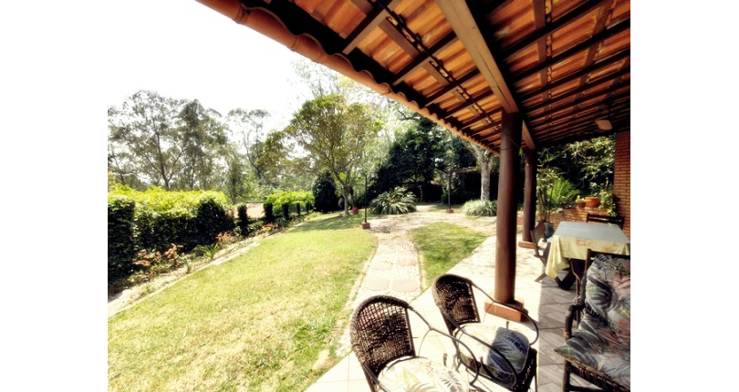 Linda Casa de Condomínio com Conforto e elegância à venda no Bairro da Chácara Jaraguá na Rua Santana do Araguaia