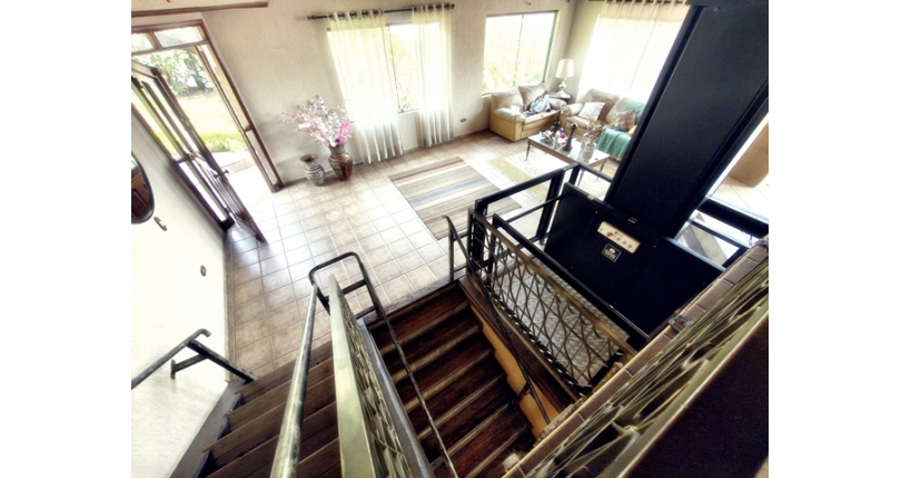 Linda Casa de Condomínio com Conforto e elegância à venda no Bairro da Chácara Jaraguá na Rua Santana do Araguaia