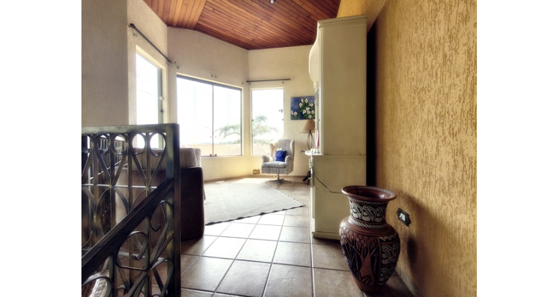 Linda Casa de Condomínio com Conforto e elegância à venda no Bairro da Chácara Jaraguá na Rua Santana do Araguaia