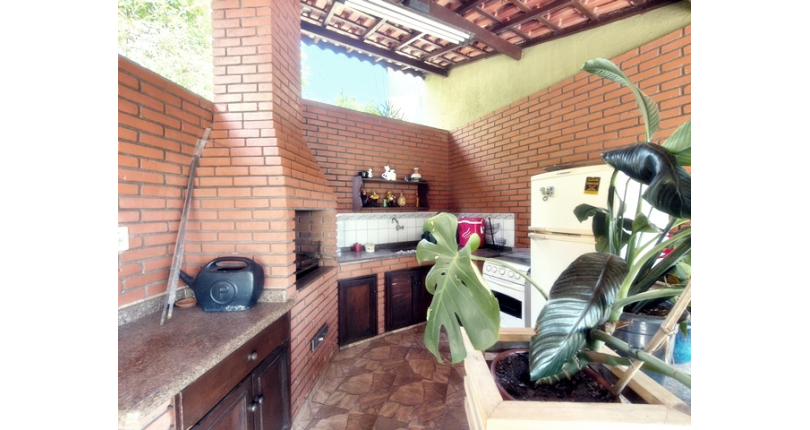 Linda Casa de Condomínio com Conforto e elegância à venda no Bairro da Chácara Jaraguá na Rua Santana do Araguaia