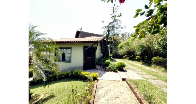Linda Casa de Condomínio com Conforto e elegância à venda no Bairro da Chácara Jaraguá na Rua Santana do Araguaia