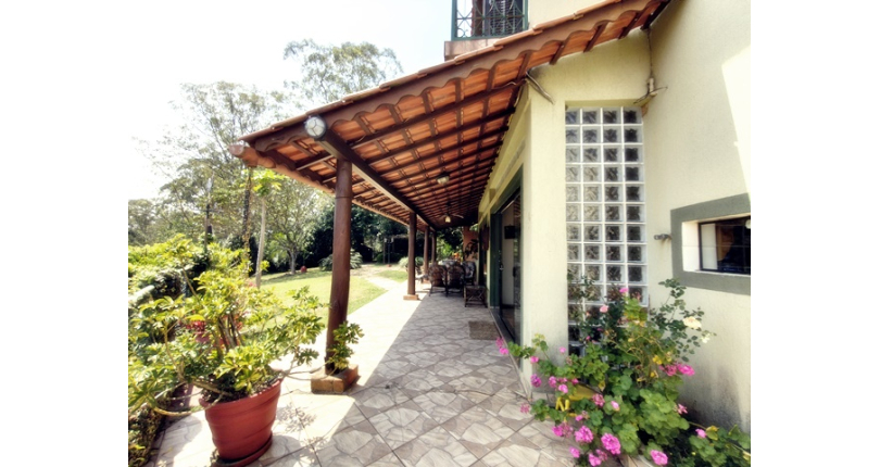 Linda Casa de Condomínio com Conforto e elegância à venda no Bairro da Chácara Jaraguá na Rua Santana do Araguaia