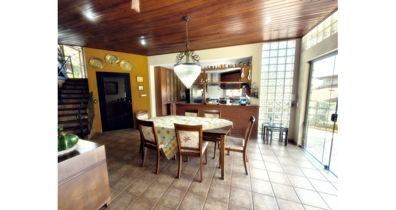 Linda Casa de Condomínio com Conforto e elegância à venda no Bairro da Chácara Jaraguá na Rua Santana do Araguaia