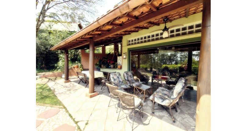 Linda Casa de Condomínio com Conforto e elegância à venda no Bairro da Chácara Jaraguá na Rua Santana do Araguaia