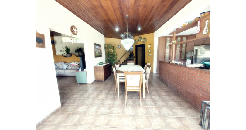 Linda Casa de Condomínio com Conforto e elegância à venda no Bairro da Chácara Jaraguá na Rua Santana do Araguaia