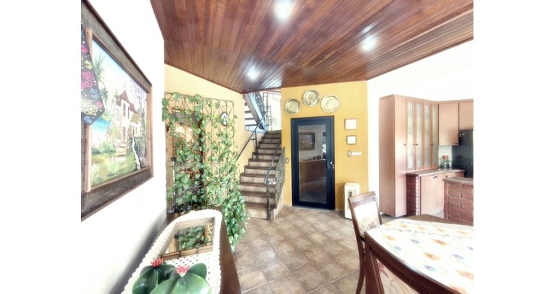 Linda Casa de Condomínio com Conforto e elegância à venda no Bairro da Chácara Jaraguá na Rua Santana do Araguaia