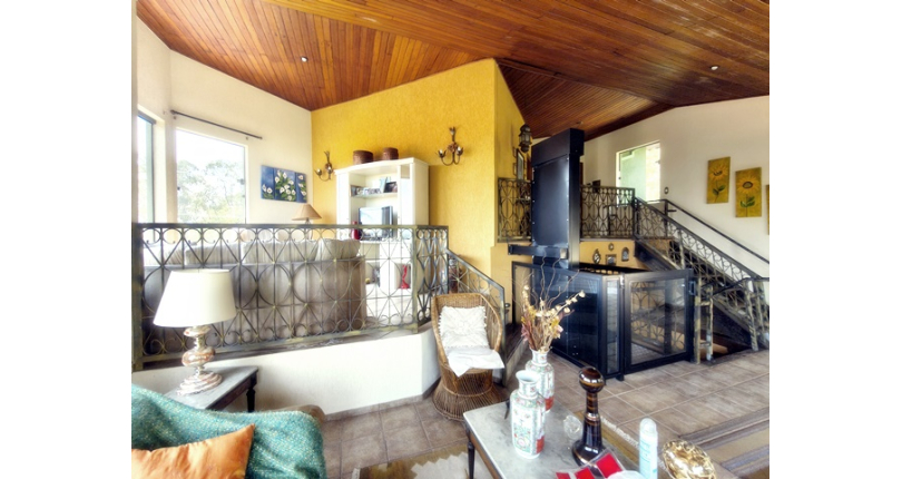 Linda Casa de Condomínio com Conforto e elegância à venda no Bairro da Chácara Jaraguá na Rua Santana do Araguaia