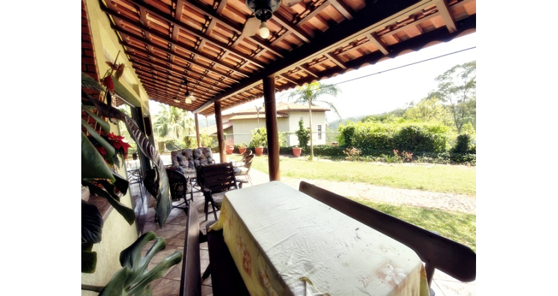 Linda Casa de Condomínio com Conforto e elegância à venda no Bairro da Chácara Jaraguá na Rua Santana do Araguaia