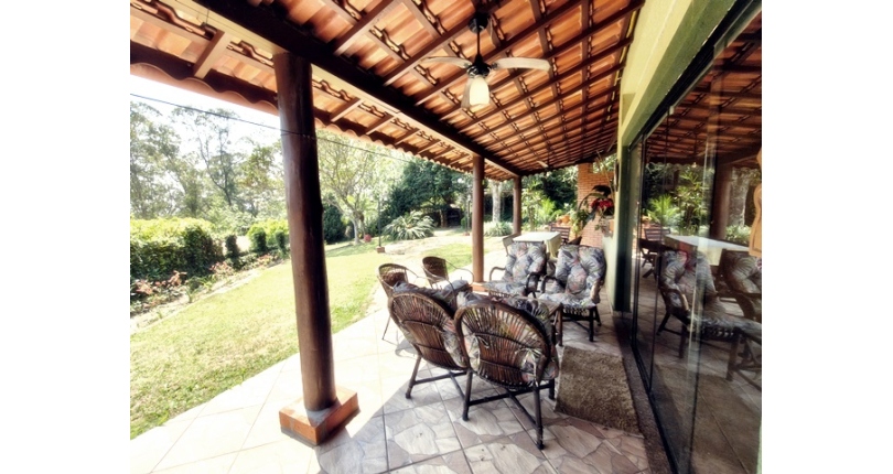 Linda Casa de Condomínio com Conforto e elegância à venda no Bairro da Chácara Jaraguá na Rua Santana do Araguaia