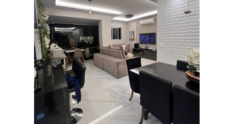 Excelente oportunidade no Royal Park Alphaville! Apartamento impecável