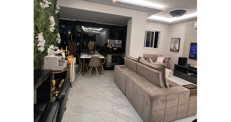 Excelente oportunidade no Royal Park Alphaville! Apartamento impecável