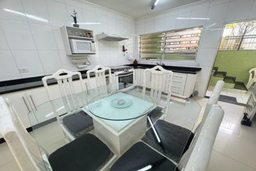 Belo Sobrado à venda no Bairro da Vila Boaçava na Rua Jurubim,