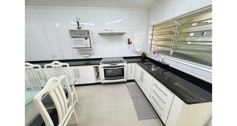 Belo Sobrado à venda no Bairro da Vila Boaçava na Rua Jurubim,