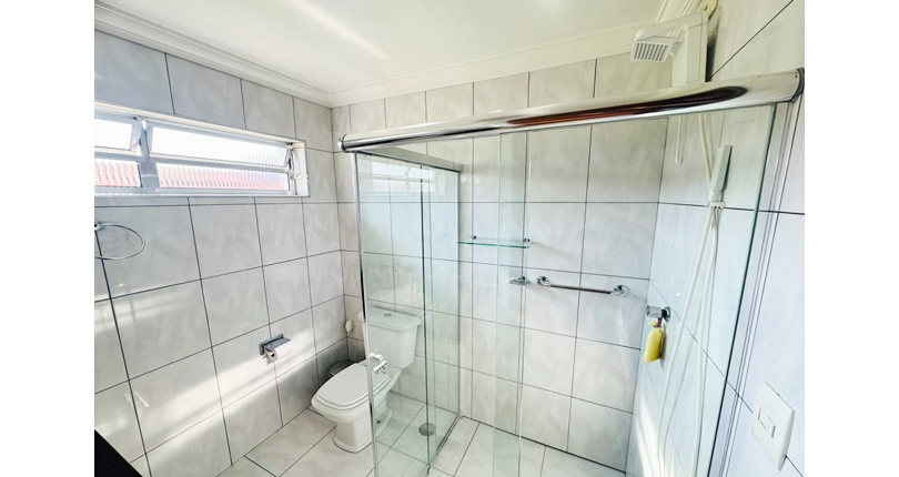 Belo Sobrado à venda no Bairro da Vila Boaçava na Rua Jurubim,