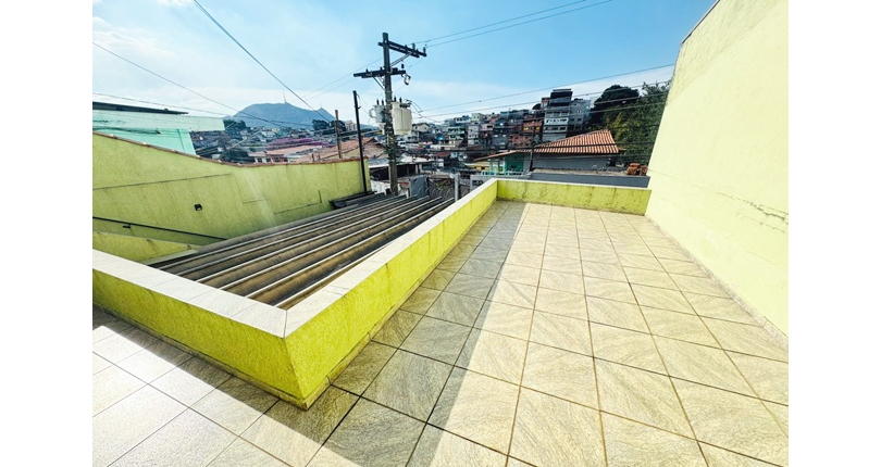 Belo Sobrado à venda no Bairro da Vila Boaçava na Rua Jurubim,