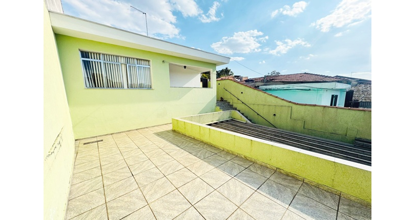 Belo Sobrado à venda no Bairro da Vila Boaçava na Rua Jurubim,