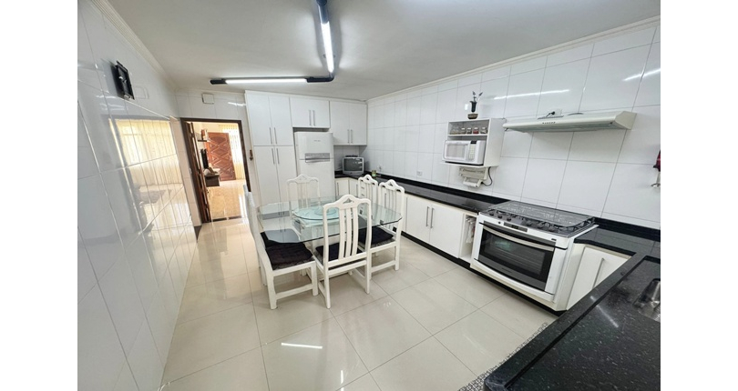 Belo Sobrado à venda no Bairro da Vila Boaçava na Rua Jurubim,