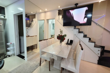 Belo Sobrado à venda no Bairro do Parque São Domingos na Rua Dirceu de Almeida,