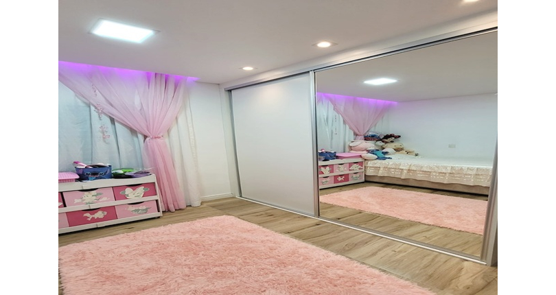 Belo Sobrado à venda no Bairro do Parque São Domingos na Rua Dirceu de Almeida,