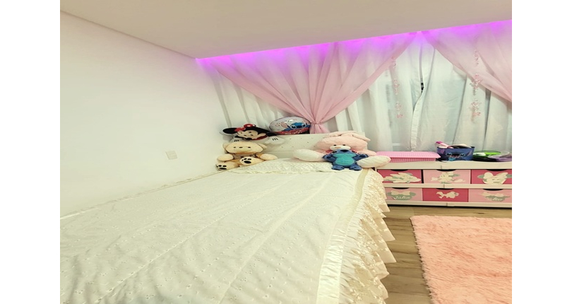 Belo Sobrado à venda no Bairro do Parque São Domingos na Rua Dirceu de Almeida,