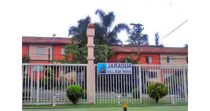 Belo Sobrado à venda no Bairro do Jaraguá na Rua Dona Gertrudes Jordão 257, no Condomínio Village Park