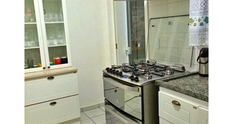 Belo Sobrado à venda no Bairro do Jaraguá na Rua Dona Gertrudes Jordão 257, no Condomínio Village Park