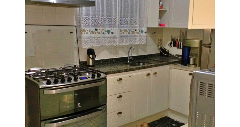 Belo Sobrado à venda no Bairro do Jaraguá na Rua Dona Gertrudes Jordão 257, no Condomínio Village Park