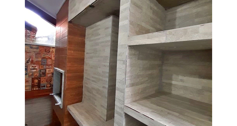 Belo Sobrado à venda no Bairro do Jaraguá na Rua Dona Gertrudes Jordão 257, no Condomínio Village Park