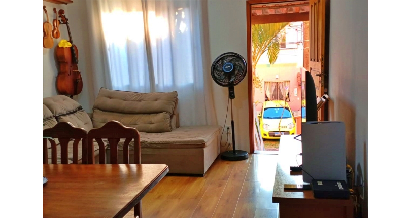 Belo Sobrado à venda no Bairro do Jaraguá na Rua Dona Gertrudes Jordão 257, no Condomínio Village Park