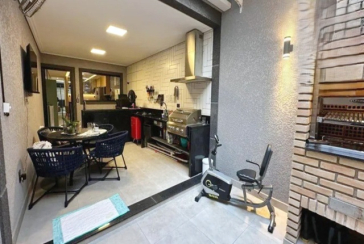 Lindo Sobrado à venda no Bairro do Jardim Mangalot na Rua General Lauro Cavalcanti de Farias, 