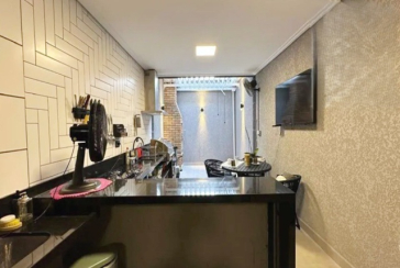 Lindo Sobrado à venda no Bairro do Jardim Mangalot na Rua General Lauro Cavalcanti de Farias, 