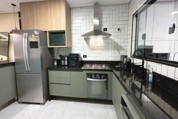 Lindo Sobrado à venda no Bairro do Jardim Mangalot na Rua General Lauro Cavalcanti de Farias, 