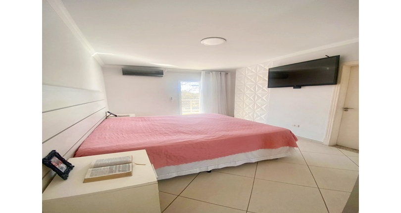 Sobrado à venda no Bairro do Parque São Domingos na Rua Waltrudes Correa