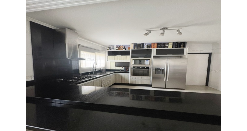 Sobrado à venda no Bairro do Parque São Domingos na Rua Waltrudes Correa