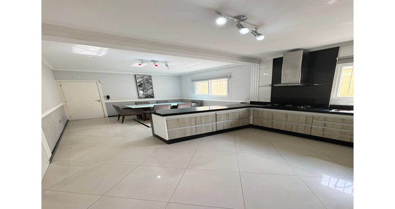 Sobrado à venda no Bairro do Parque São Domingos na Rua Waltrudes Correa