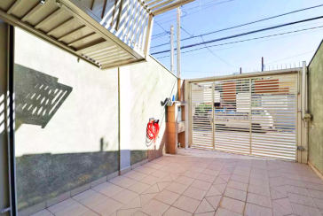  Sobrado à venda no Bairro do Parque Maria Domitila na Rua Mariana Camargo,