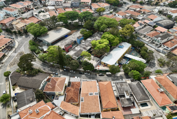 Lindo Sobrado semi novo à venda no Bairro do Parque São Domingos na Rua José Tobias dos Santos, 