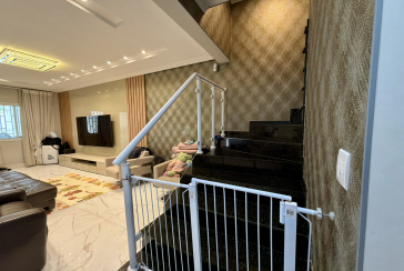 Lindo Sobrado semi novo à venda no Bairro do Parque São Domingos na Rua José Tobias dos Santos, 