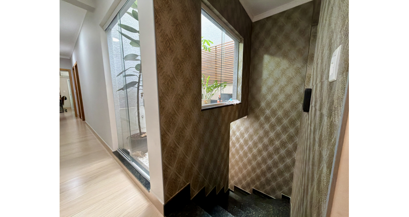 Lindo Sobrado semi novo à venda no Bairro do Parque São Domingos na Rua José Tobias dos Santos, 