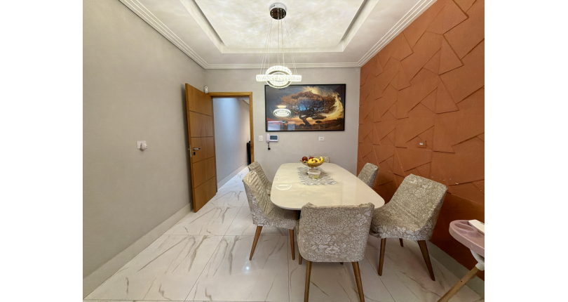 Lindo Sobrado semi novo à venda no Bairro do Parque São Domingos na Rua José Tobias dos Santos, 