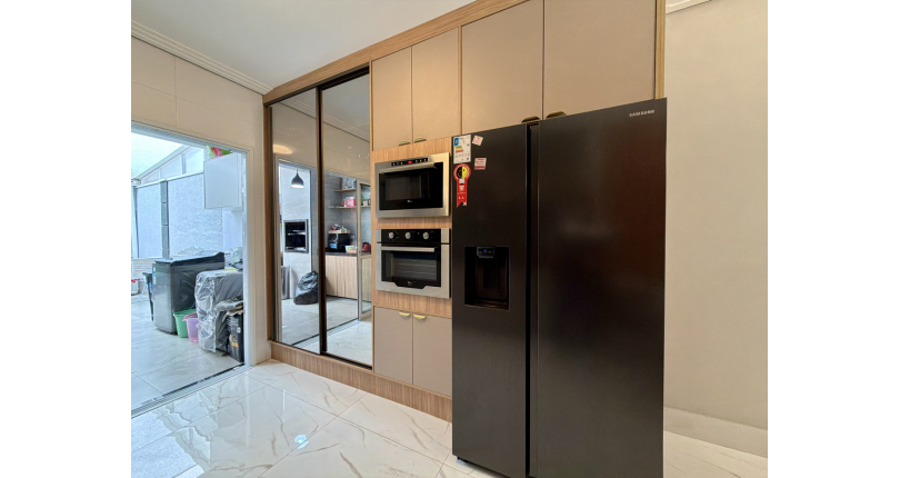 Lindo Sobrado semi novo à venda no Bairro do Parque São Domingos na Rua José Tobias dos Santos, 